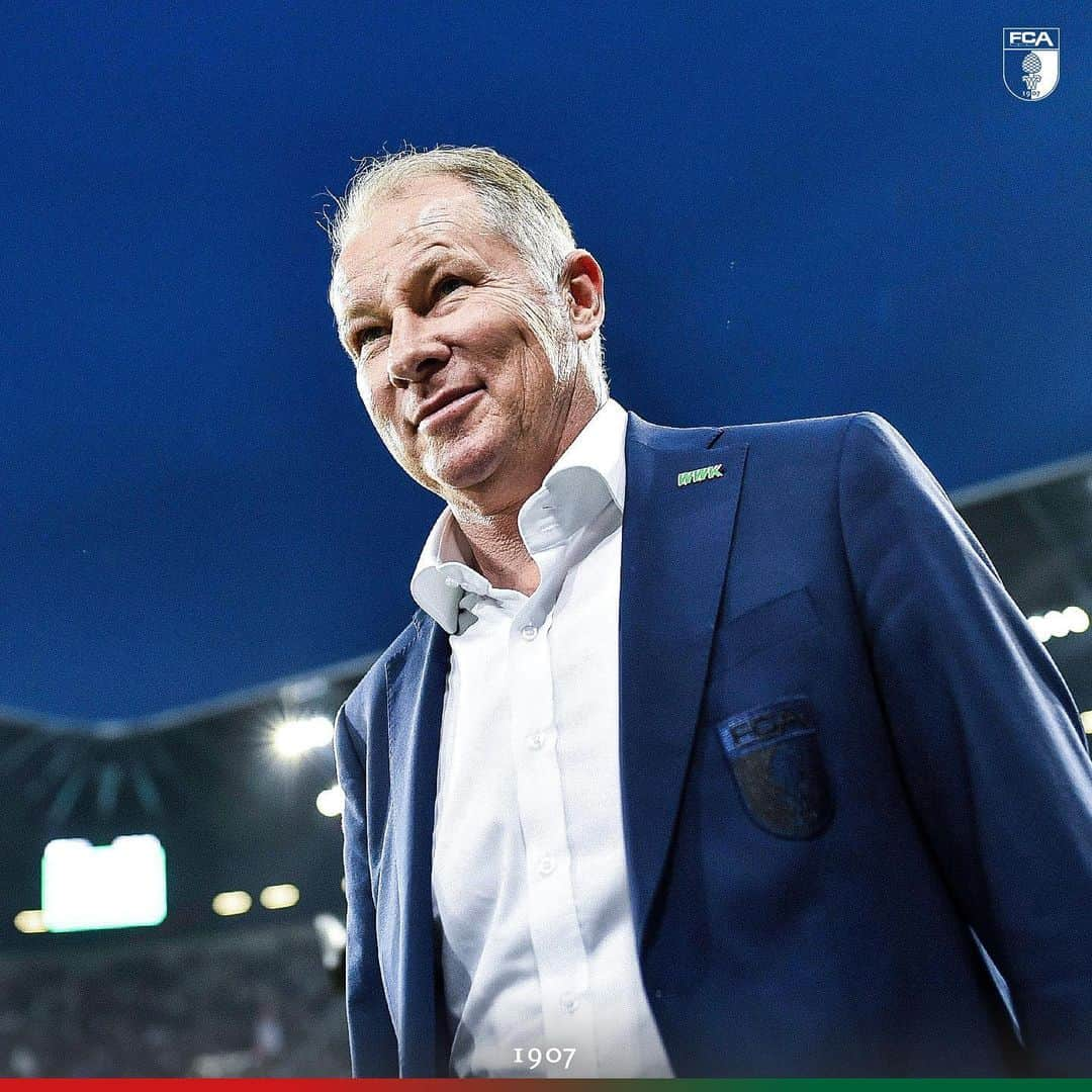 FCアウクスブルクさんのインスタグラム写真 - (FCアウクスブルクInstagram)「Stefan #Reuter plant die neue Saison. 🗣 „Wir wollen wieder zeigen, wofür der #FCA steht! Jeder muss richtig Lust auf Augsburg haben!“ #💯 #fca1907 #fcaugsburg」5月30日 0時59分 - fcaugsburg1907