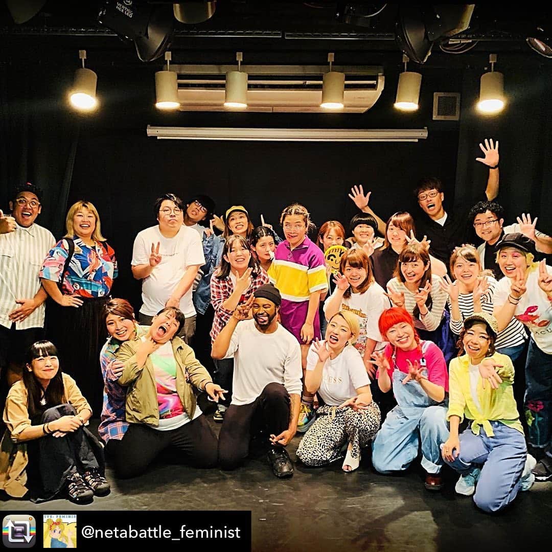 Codyのインスタグラム：「第1回のLIVE : FEMINIST 本当にありがとうございました😊  ガールズトークからのちょっとテイストが変わったネタバトルと企画ライブなんですが、大成功でした！  もちろん「これやったらもっと良くなる」とか「これはあんまり良くなかったな〜」とかはありますが、無事に終えて、お客様も出演者も楽しめたそうなので、大成功だと思っております！  嬉しいです！  今年は毎月やりますので、是非いつか見に来てくださいね！  そして、出たい女芸人、男女コンビ、LGBT芸人募集してます！出たい方はDMにて連絡ください！  本日はありがとうございました！」
