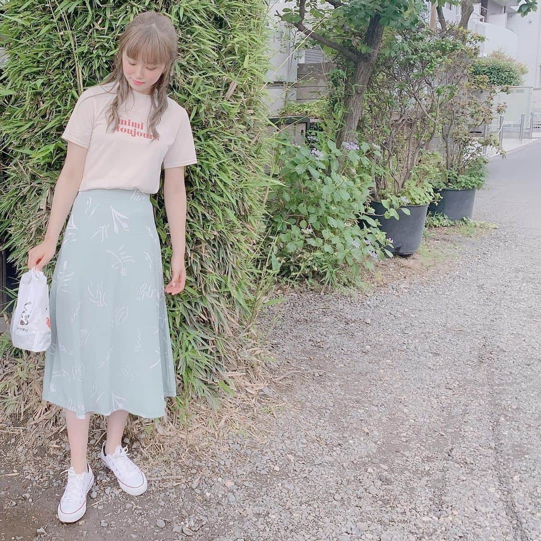 飯野雅さんのインスタグラム写真 - (飯野雅Instagram)「今日はスッキリとした色のスカートを履いてました👅👀 #gogosing @gogosing_jp」5月30日 1時09分 - biichan_