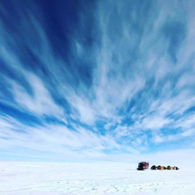 NASAさんのインスタグラム写真 - (NASAInstagram)「To assess the accuracy of the newly released #ICESat2 data, a #NASA team set out to the South Pole.  For the second-straight year, the team endured below-freezing temperatures, biting winds, and high altitude to conduct a traverse along the 88th parallel south line, taking highly accurate GPS measurements to compare with those from the satellite.  #science #ice #Nasa #earth  Credit: NASA Goddard/ Kelly Brunt」5月30日 1時19分 - nasagoddard