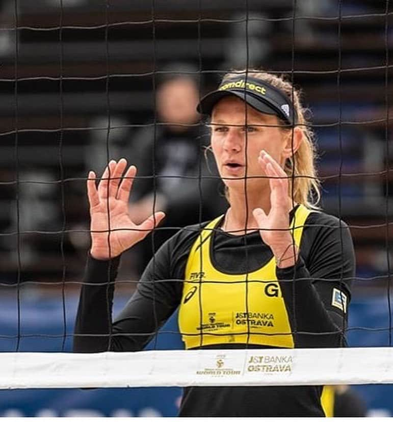 マルガレーテ・コズーフさんのインスタグラム写真 - (マルガレーテ・コズーフInstagram)「Main draw😎💪🏽 with two wins we are in and happy to play tomorrow. More to come 😁 @ostrava_beach_open #ostrava #beachvolleyball #japan #czechrepublic #germany #ontour 📸 @beachvolleylive 📸 @pw.sportphoto.de」5月30日 1時19分 - maggiekozuchofficial_