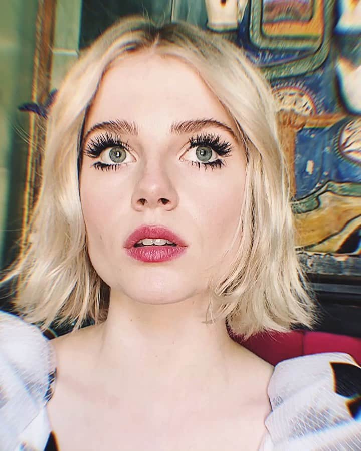 JO BAKERのインスタグラム：「L U C Y • B O Y N T O N 🇬🇧 Severe spiked Lash... for the delightful doll  #lucyboynton ‼️ ...a lil sneak peek bts from our shoot yesterday!! #jobakermakeupartist Fab #haircolor by @mwselley 🇬🇧👊🏻‼️」
