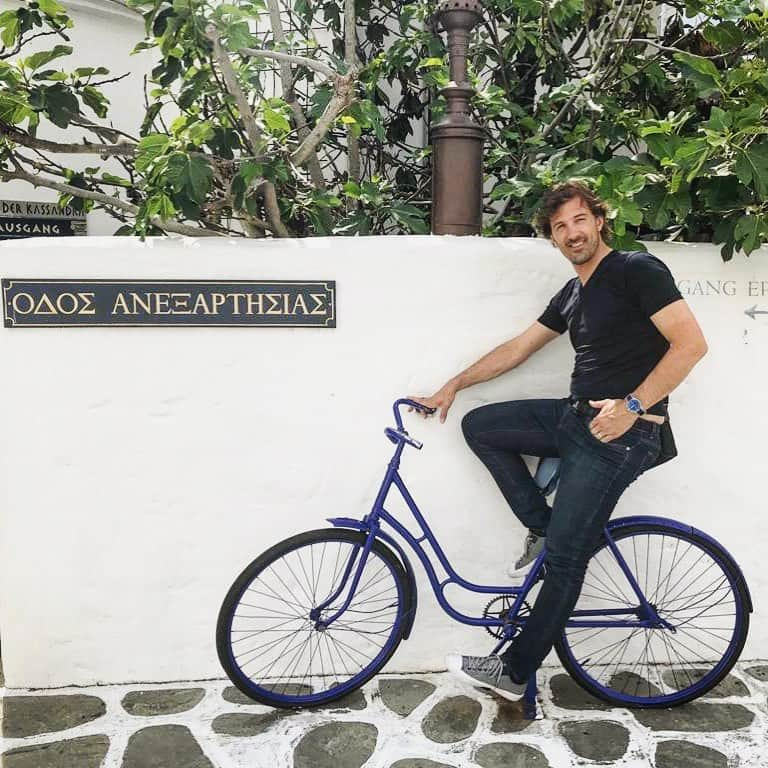 ファビアン・カンチェラーラさんのインスタグラム写真 - (ファビアン・カンチェラーラInstagram)「Short relaxed cycling trip to Greece... 😎 Not quite, but I had a lovely time with the family at the Europa-Park Rust! 🎉 #Familytime #Qualitytime #europapark #TeamCancellara」5月30日 1時39分 - fabian_cancellara