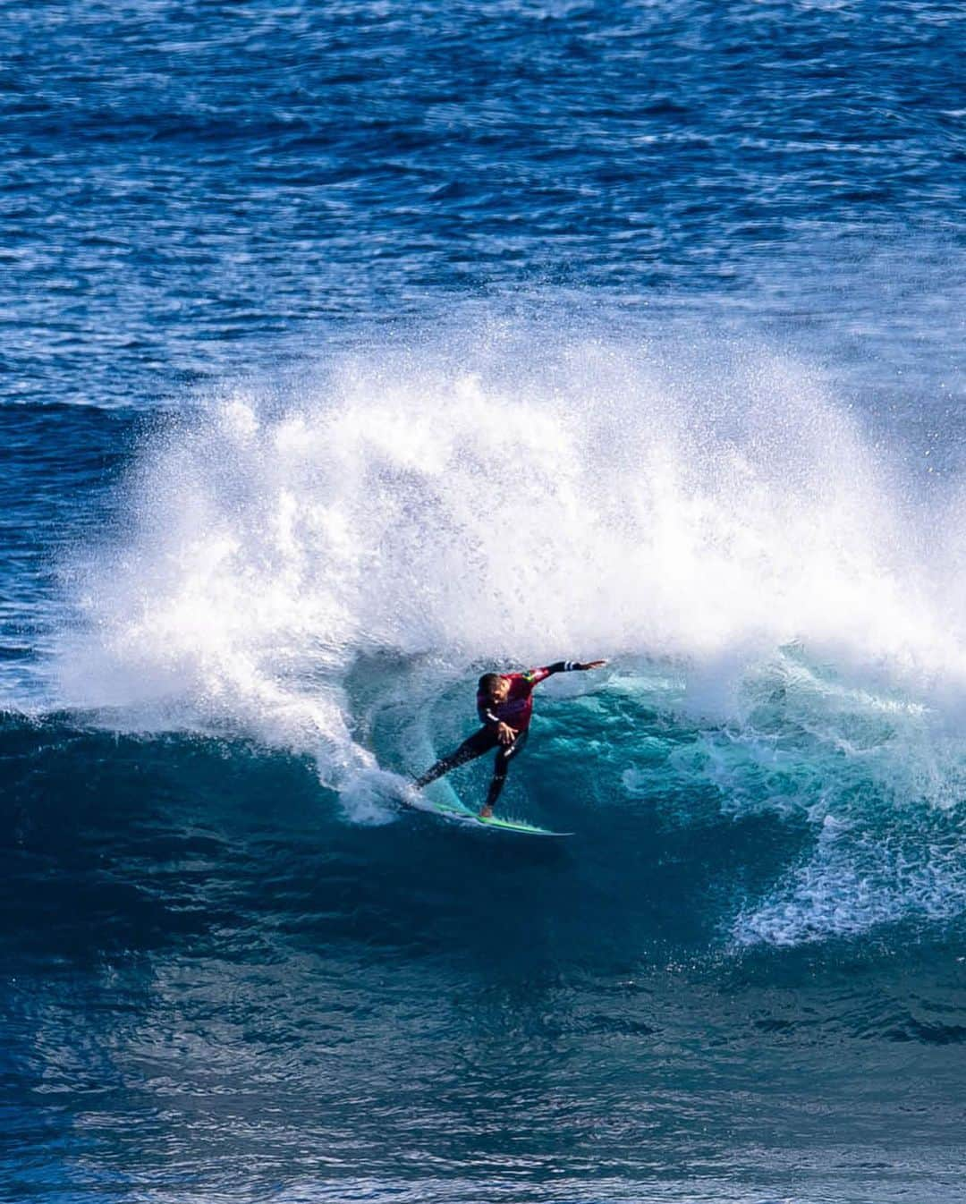 hurleyさんのインスタグラム写真 - (hurleyInstagram)「Day 1 was fun.🙂 ⠀⠀⠀ Swipe through, then watch our stories for a full rundown of opening day at the #MargaretRiverPro.⚡️」5月30日 1時35分 - hurley