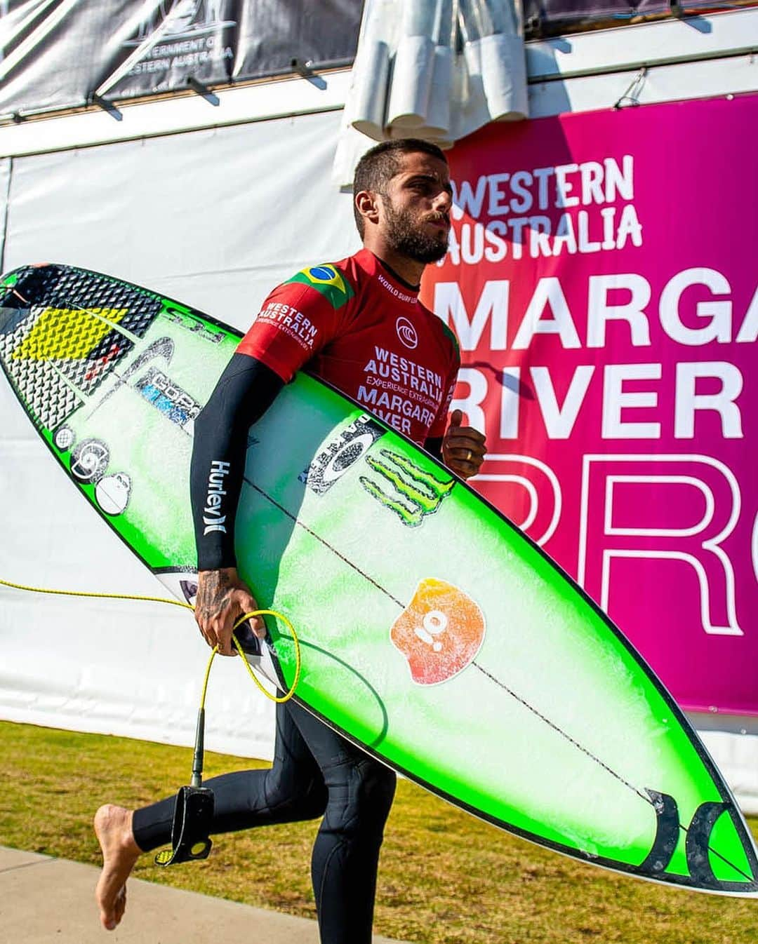 hurleyさんのインスタグラム写真 - (hurleyInstagram)「Day 1 was fun.🙂 ⠀⠀⠀ Swipe through, then watch our stories for a full rundown of opening day at the #MargaretRiverPro.⚡️」5月30日 1時35分 - hurley