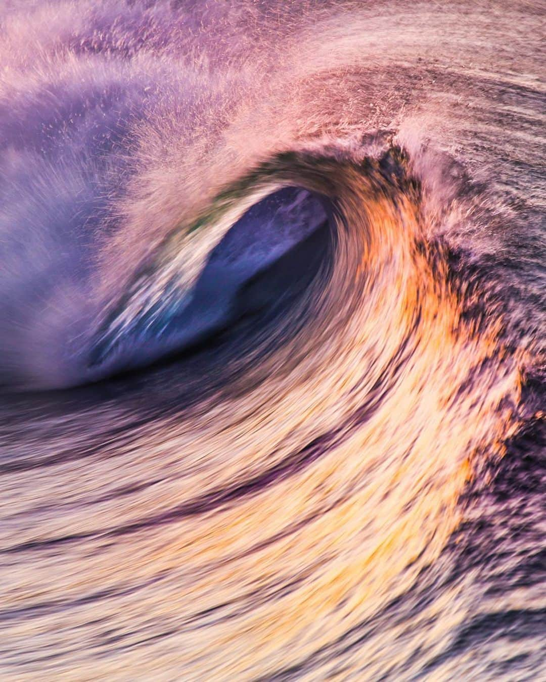 Canon Photographyさんのインスタグラム写真 - (Canon PhotographyInstagram)「@jenniferherronn // The ocean is one of the most mesmerizing subjects to capture. Being an ocean photographer, I’ve had the chance to capture waves that bring an ease and calmness to my photos. I’ve also had the chance to capture how chaotic and powerful the ocean can really be. So much adrenaline and force in the water. No matter what mood the ocean is in, every moment is breathtaking.」5月30日 1時43分 - cpcollectives