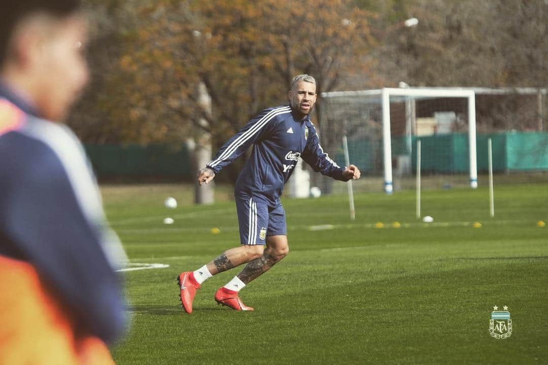 ニコラス・オタメンディさんのインスタグラム写真 - (ニコラス・オタメンディInstagram)「Seguimos con la preparación 👉🏻 #seleccionargentina #entrenamiento #copaamerica @afaseleccion @copaamerica」5月30日 1時46分 - nicolasotamendi30