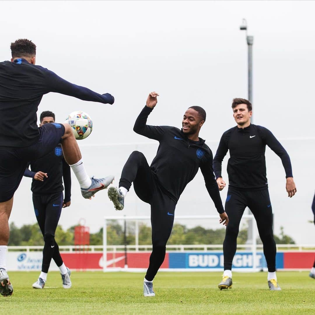 ラヒーム・スターリングさんのインスタグラム写真 - (ラヒーム・スターリングInstagram)「Training time @england 🦁🦁🦁」5月30日 1時50分 - sterling7