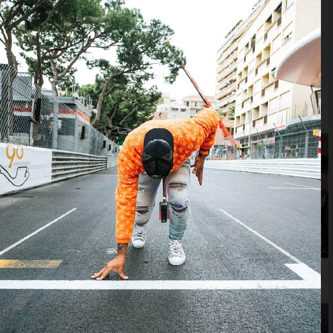 オデル・ベックハン・ジュニアのインスタグラム：「“I’ll be at the finish line first how quick is he, ima make sho they mention me... for the next century..”」