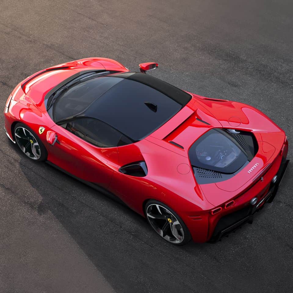フェラーリさんのインスタグラム写真 - (フェラーリInstagram)「The #FerrariSF90Stradale marks a new chapter in #Ferrari history with the introduction of our first series production PHEV delivering 1,000 cv and a maximum speed of 340 km/h.」5月30日 2時29分 - ferrari