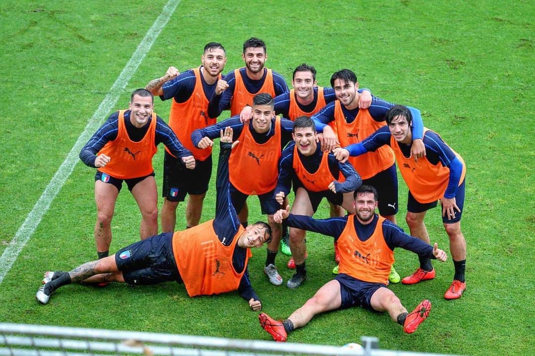 フェデリコ・ボナッツォーリのインスタグラム：「Winning Team ! 🇮🇹💪 #Day1#U21」