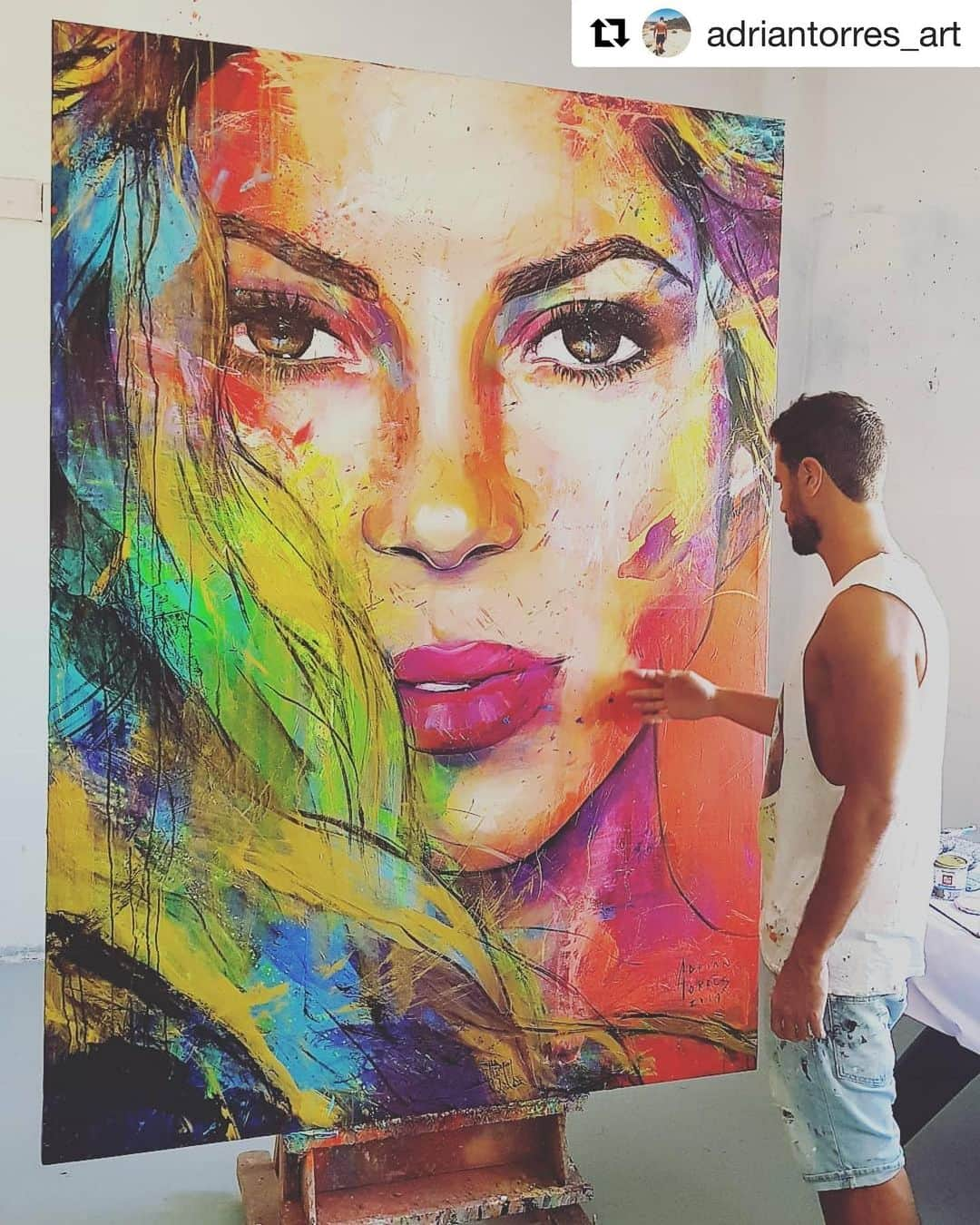 シャキーラさんのインスタグラム写真 - (シャキーラInstagram)「Gracias Adrián!!! Increíble!  Shak  #Repost @adriantorres_art ・・・ Mi último retrato, "Shakira", 200x140 cm. Acrílico sobre lienzo. #2019」5月30日 3時03分 - shakira