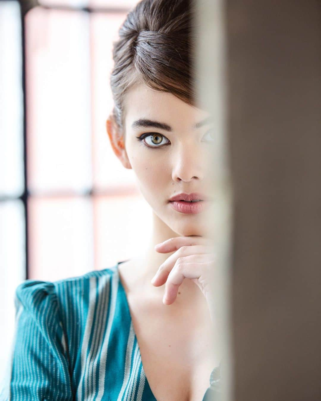 Laneya Graceさんのインスタグラム写真 - (Laneya GraceInstagram)「I see you 😉 shot by @tinamaligaphoto Mua @artistrybyamy #greeneyes #fashion #photography #portraitphotography #wlyg #portrait #model #bayarea #eastbay」5月30日 3時09分 - official_laneya_grace