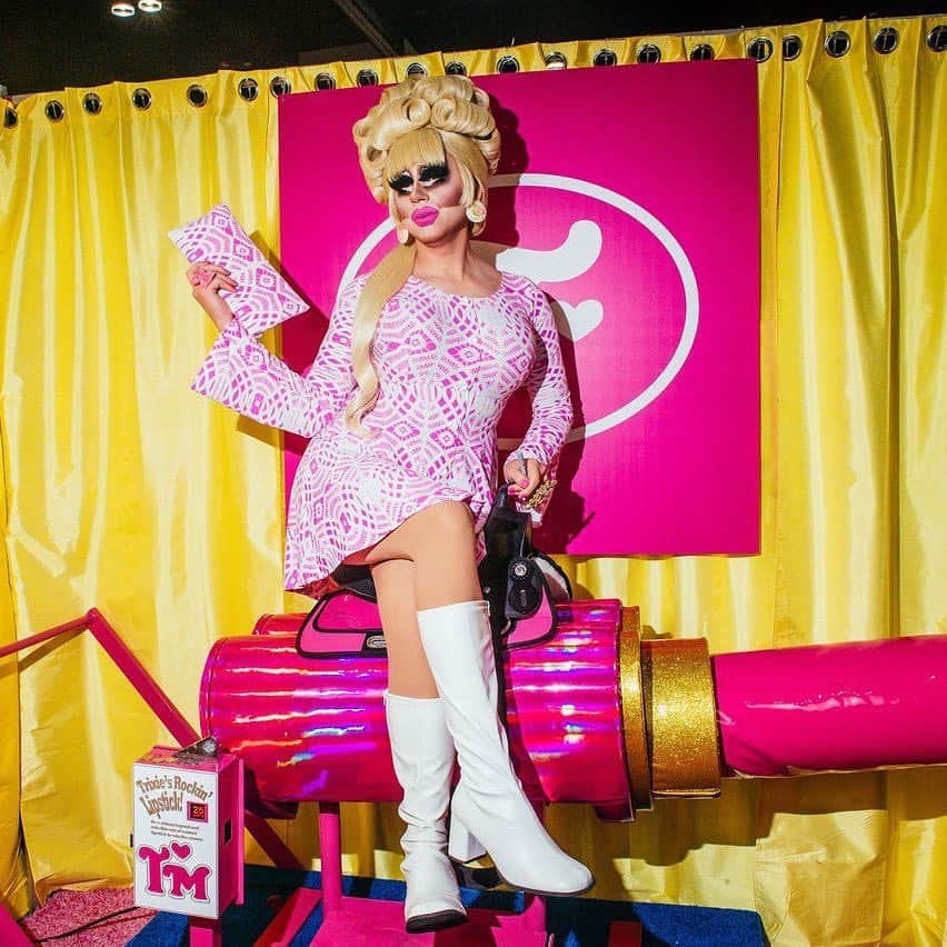 Vogue Runwayさんのインスタグラム写真 - (Vogue RunwayInstagram)「Brian Michael Firkus, better known to the world and superfans of @RuPaulsDragRace as @TrixieMattel, is one of the millions who have been influenced by @Barbie since her creation in 1959. Mattel's affection for Barbie began when she was “a little gay boy” growing up in Milwaukee and continues, to this day, with her vast collection of dolls from nearly every decade since its inception. Barbie means a lot to her, not only because she inspired Trixie’s fashion sense and blonde bouffant hair, but also because she helped Brian find Trixie in the first place, allowing her to be become the person, and personality, that she is today. It's because of Barbie's lasting impact on Mattel, and our collective culture, that she will be receiving this year's Board of Directors' Tribute at the @CFDA Awards. At the link in our bio, Trixie Mattel explains her own connections to Barbie and why she is the machine-made woman she admires the most. Photographed by @hunterabrams.」5月30日 4時42分 - voguerunway