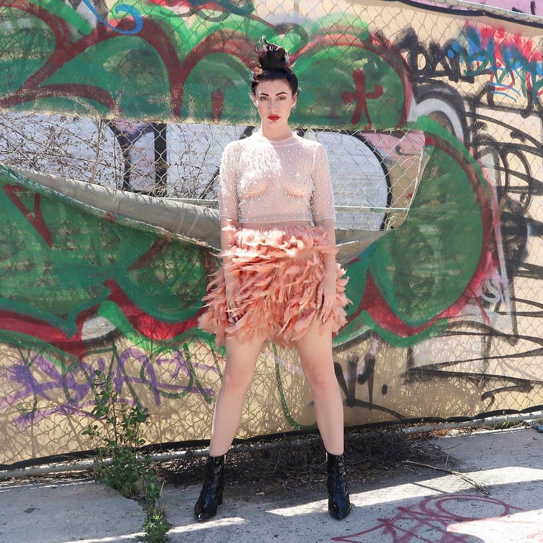 カーミンのインスタグラム：「Qveen, Los Angeles 📍」