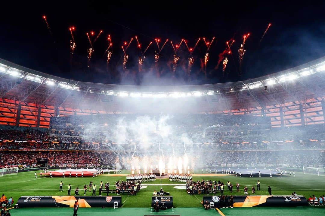 ジョナス・ブルーさんのインスタグラム写真 - (ジョナス・ブルーInstagram)「Making history tonight at a monumental sporting occasion ⚽️🔥」5月30日 4時58分 - jonasblue