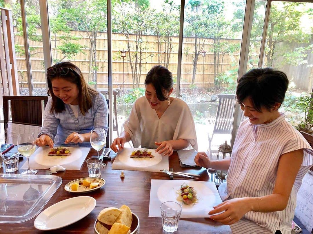 椿原慶子さんのインスタグラム写真 - (椿原慶子Instagram)「先日参加したお料理教室🍳 同期の元日本テレビアナウンサー小熊美香ちゃんたちと。  季節を感じる食材たっぷり。 たくさん笑って楽しい会でした✨お家でちゃんと復習しなければ💨 #イタリア料理#料理教室#小熊美香 ちゃんと#忘れる前に作ろう」5月30日 14時42分 - keiko_tsubakihara