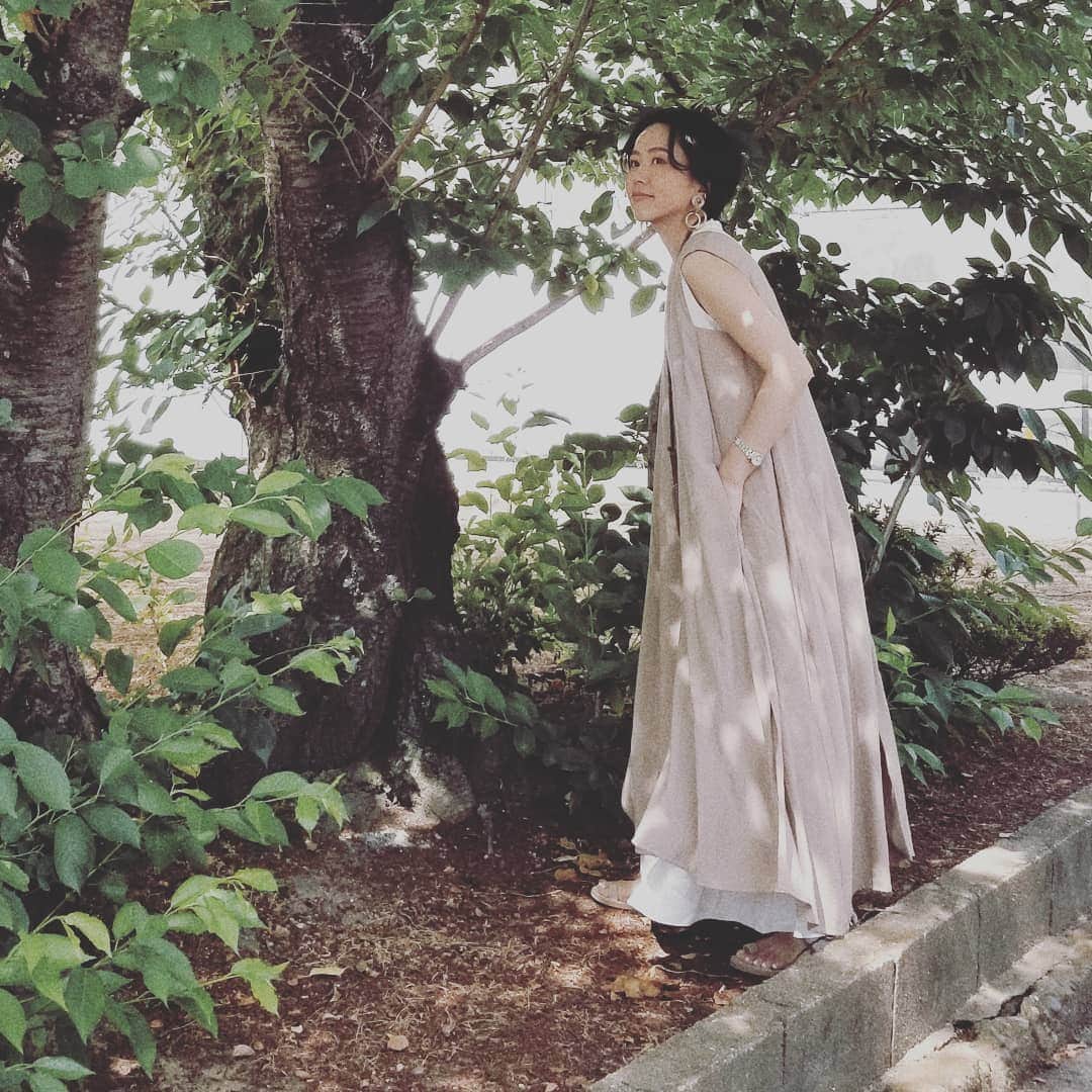 neokazumiのインスタグラム：「﻿ ワンピ×2+ジレ﻿ ﻿ 3wayです ﻿ ﻿#ariesmirage#ariesmirageselect #neokazumi#ootdfashion」