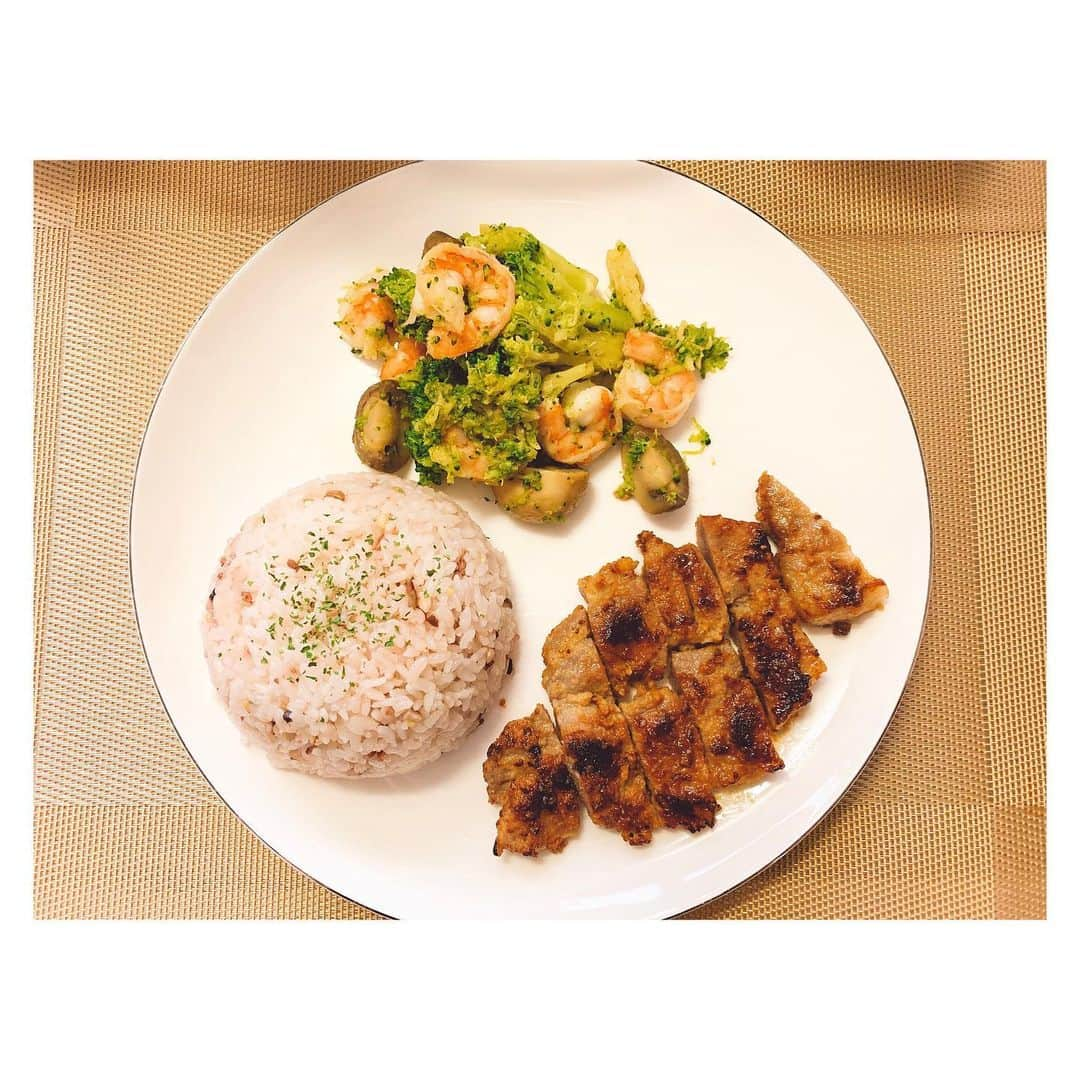 Nacoのインスタグラム：「👆⇄swipe⇄👆 . 最近のいろいろNacoご飯🍚❤ . #food #instafood #foodstagram #cooking #breakfast #brunch #lunch #dinner #yummy #delicious #mylife #followme #likeforlikes #instagood #식사 #요리 #맛스타그램 #먹스타그램 #요리스타그램 #맛있다 #Nacoご飯 #節約ごはん #簡単ごはん #自炊」