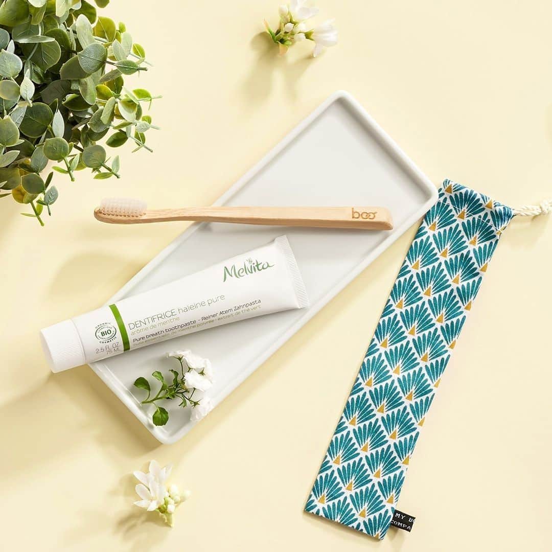 Melvita Officialのインスタグラム：「JEU CONCOURS 🌍⠀ ⠀ La semaine du développement durable commence aujourd’hui ! Et si on en profitait pour protéger notre planète et notre peau ?⠀ Avec @myboocompany, nous vous avons concocté un duo bio et écolo : une brosse à dent en bambou @myboocompany et un dentifrice bio @melvitaofficial⠀ ⠀ Pour participer, il suffit de :⠀ ⠀ 1 – aimer la photo ⠀ 2 – s’abonner aux comptes @myboocompany et @melvitaofficial⠀ 3 – inviter en commentaire 2 amis à participer⠀ ⠀ 3 lots à gagner – Vous avez jusqu’au 6 juin 23h59 pour participer.⠀ ⠀ Le concours est ouvert à la France Métropolitaine, une seule participation par foyer. Seront exclus les comptes concours, merci !⠀ ⠀ Bonne chance à tous ! 🍀😍」