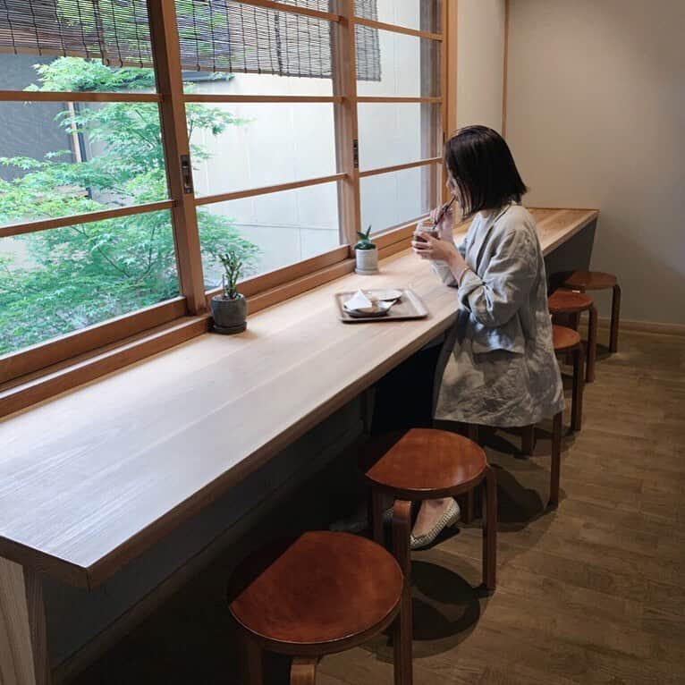 近藤沙良さんのインスタグラム写真 - (近藤沙良Instagram)「. . 一年坂の@dandelion_chocolate_kyoto ☕️ 地元民でもここは落ち着くし好きかなぁ。 京都らしくて美味しいとこって 言われたらここはおススメします🙋🏽‍♀️ . #dandelionchocolate #kyotocafe #kyotochocolate #shei関西」5月30日 15時38分 - saaara57