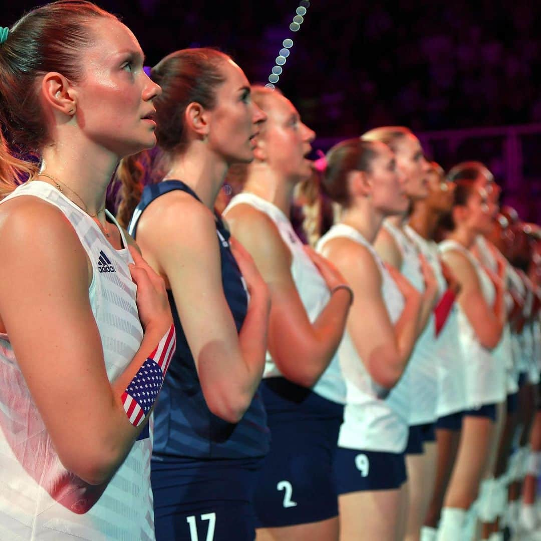 USA Volleyballさんのインスタグラム写真 - (USA VolleyballInstagram)「And then there was just 1️⃣. Madi Kingdon scores 19 points as @usavwnt defeats Italy in 5-set thriller in battle of the last undefeated teams in @FIVBVolleyball #VNL. Recap | www.usavolleyball.org」5月30日 7時09分 - usavolleyball