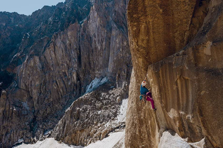 patagoniaさんのインスタグラム写真 - (patagoniaInstagram)「“After over a week of travel, @annegilbertchase works her way up a splitter crack, a warmup before she and her partners tackle Alam Kuh’s big walls. Most of the Iranians we met were aiming to climb the steep, clean aid lines in the middle of the main wall, but our team was in search of a new free line, which led to less traveled terrain and some questionable rock.” Read the story through the link in bio. Words and photos: @bethjwald」5月30日 8時12分 - patagonia