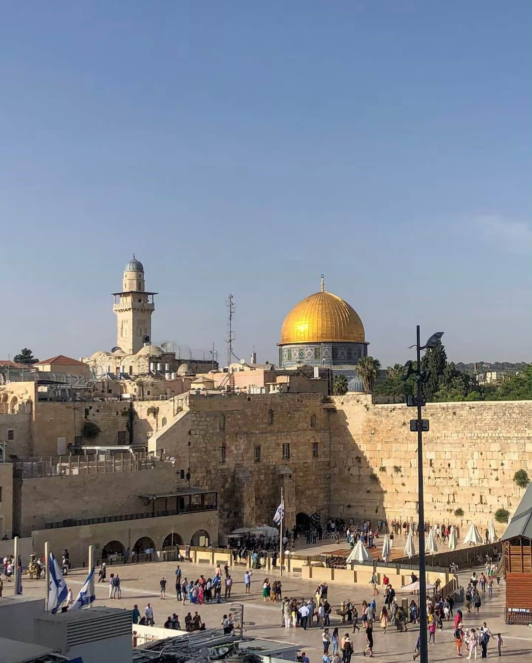 本田麻里絵さんのインスタグラム写真 - (本田麻里絵Instagram)「Jerusalem 🇮🇱 まじでまじで暑かった☀️だってイスラエルはエジプトのちょっと上だもん🌈💦 マーケット行って嘆きの壁へ❤️二回目✨ #Israel #israeli_food #jerusalem_city #jerusalen #イスラエル #イスラエル旅行 #イスラエルフード」5月30日 8時19分 - mariennu.bkk