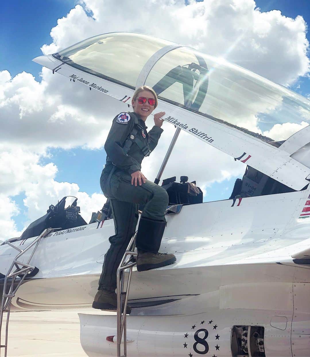 ミカエラ・シフリンのインスタグラム：「Still reeling🤪 #airforce #usafa」