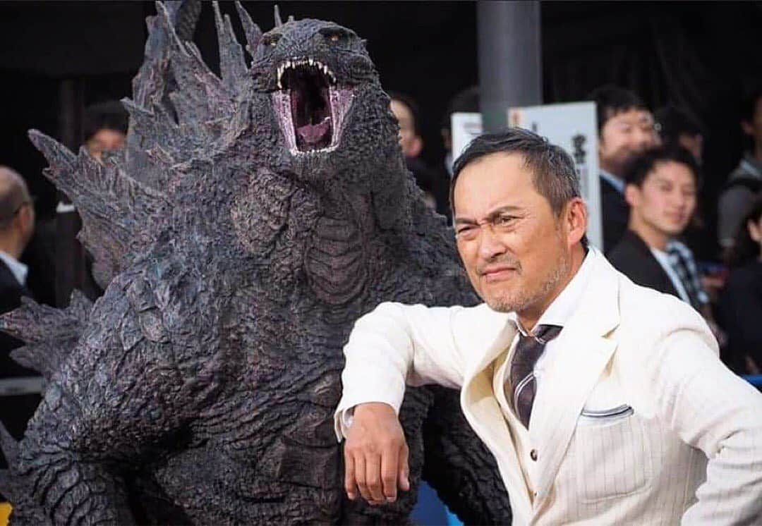 渡辺謙のインスタグラム：「「Godzilla King of the Monsters」お待ち頂きました。サポート下さって頂いているファンの皆様、是非ご覧になって下さい。#渡辺謙 #kenwatanabe #godzilla2 #warnerbros #godzillakingofthemonsters #godzilla」