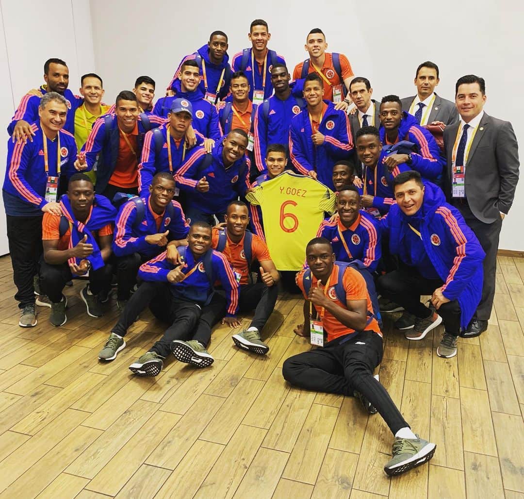 サッカー コロンビア代表チームのインスタグラム：「Desde Polonia un saludo para alguien que trabajó por esta clasificación. #U20WC」