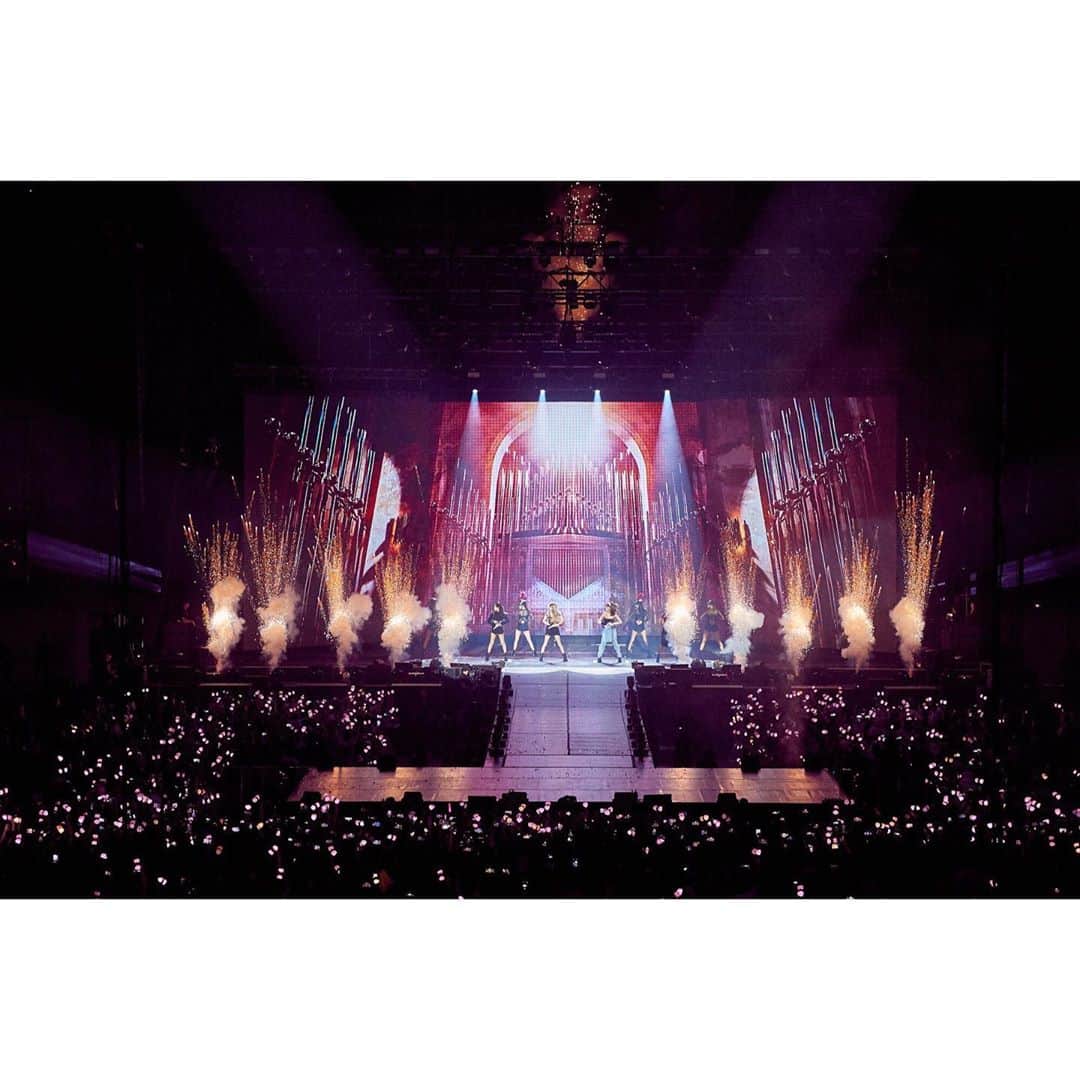 BLACKPINKさんのインスタグラム写真 - (BLACKPINKInstagram)「Barcelona, thank you for making our last Europe tour performance so memorable 💕We truly had so much fun, and we love you lots🖤 ⠀⠀⠀ #BLACKPINK #블랙핑크 #BLACKPINK2019WORLDTOURwithKIA #INYOURAREA #BARCELONA #YG」5月30日 8時39分 - blackpinkofficial
