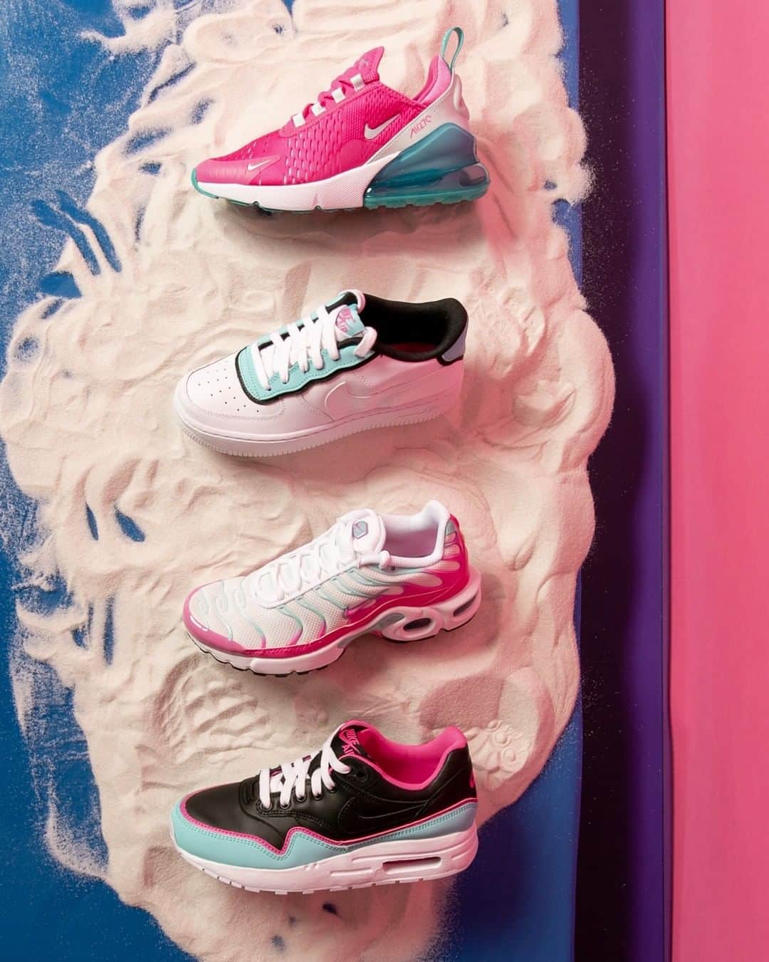 Foot Lockerさんのインスタグラム写真 - (Foot LockerInstagram)「A splash of color. Kids #Nike 'Aqua Breeze' Pack Available Now, In-Store and Online」5月30日 8時40分 - footlocker