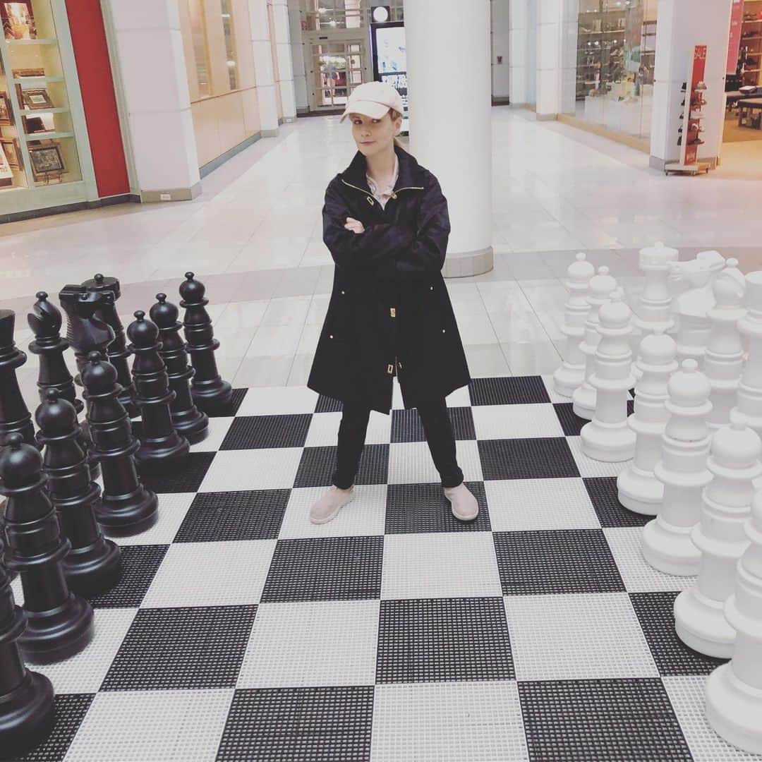 メリッサ・ラウシュのインスタグラム：「Checkmate ✔️」