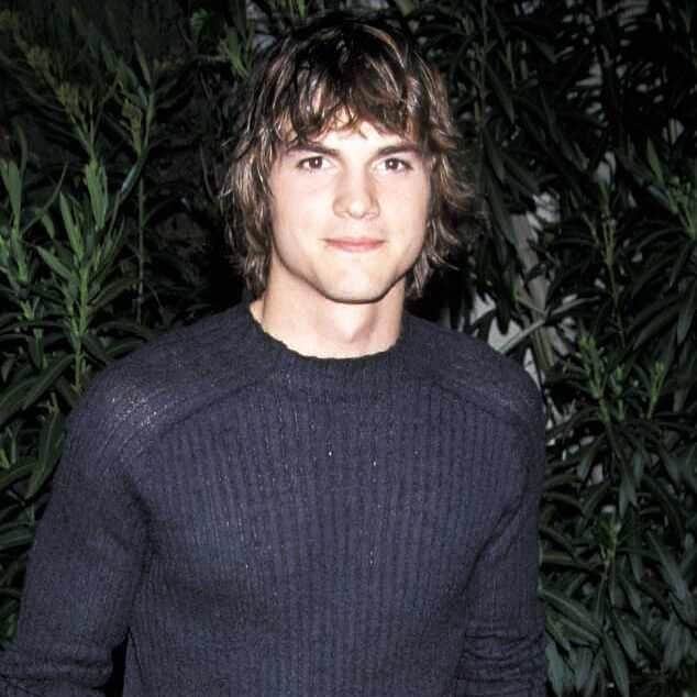 E! Onlineさんのインスタグラム写真 - (E! OnlineInstagram)「In 2001, Ashton Kutcher was running late for a date with 22-year-old Ashley Ellerin. When he got to her house, she didn't come to the door, and he saw what he thought at the time were just red wine stains. Link in bio for the full story of the murder case he's testifying in. (📷: Jim Smeal/Ron Galella Collection via Getty Images)」5月30日 9時46分 - enews