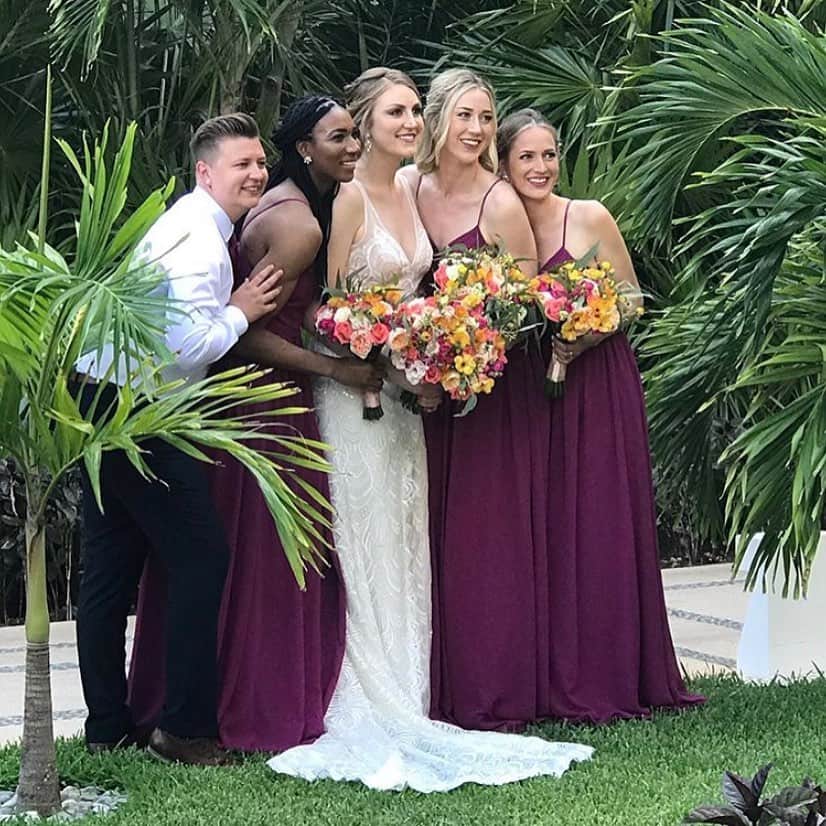 キンバリー・ヒルのインスタグラム：「Had the best time watching my beautiful sister get married this last weekend! #fandkbecomeakinradewone」
