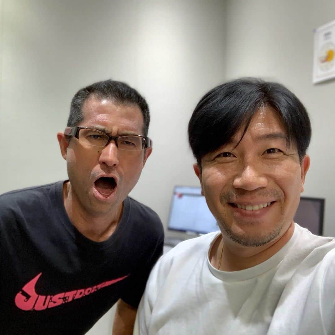 のインスタグラム：「⚾️ 今日は、早朝4:37am～DAZNにて谷口アナとMLB解説🎙 ・ 延長11回、4時間36分のゲームでした⏱ ・ 今日活躍したのは、César Puello❗️ ・ Mike Troutの怪我により2年ぶりにコールアップを受けた選手。 ・ 初ホームランを含む3安打4打点の活躍でAngelsの勝利に貢献。 ・ 久しぶりに最高の日になったのではないでしょうか😊 ・ #MLB #MajorLeagueBaseball #メジャーリーグ #Baseball #野球 @mlb @mlbjapan #oaklandathletics @athletics #OAK #losangelesangels @angels #LAA #cesarpuello #career #Firsthomerun #解説 #commentator #筋金入りのMLB好き #多村仁志 #HitoshiTamura スタジオを出たら外は明るかった☀️」