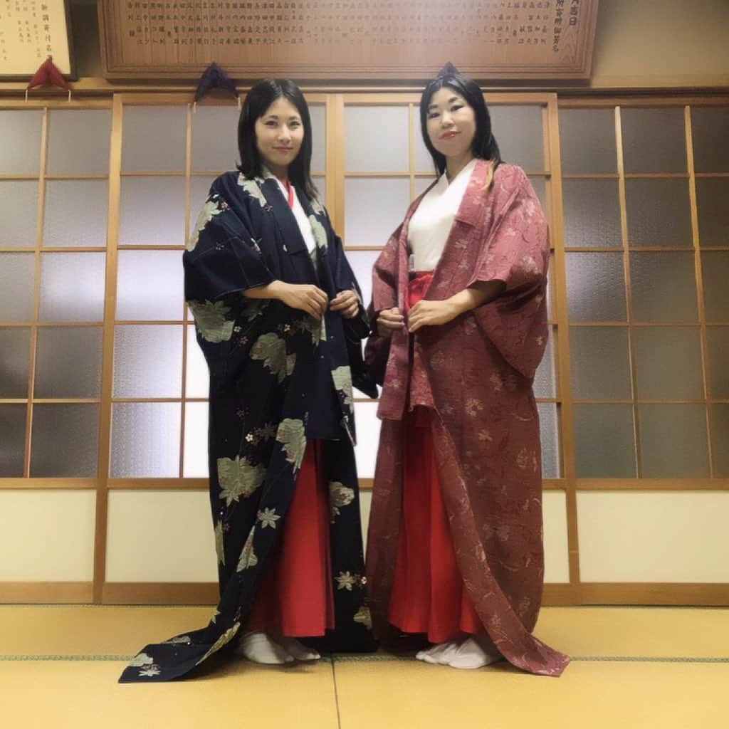 天乃舞衣子さんのインスタグラム写真 - (天乃舞衣子Instagram)「北条地区まちづくり協議会 「くらコンＦ」 中川真希ちゃんと時代劇風の小芝居をやってきました。お客様にもたくさん笑ってもらえたし、とっても楽しかったぁー！！ 古今亭菊志ん師匠の落語や、兵頭満さんと大石玲子さんのジャズフラメンコもとっても素敵で大満喫♡ 打ち上げも大盛り上がりでした！！ 今回で一区切りとなるのは寂しいですが、3年連続でお声がけいただけたことに本当に感謝でいっぱいです！！ またなにか北条の皆様に楽しんでもらえることができたらと思います☆ 本当にありがとうございました！！ 「くらコン」最高！またね！」5月30日 10時26分 - amanomaiko