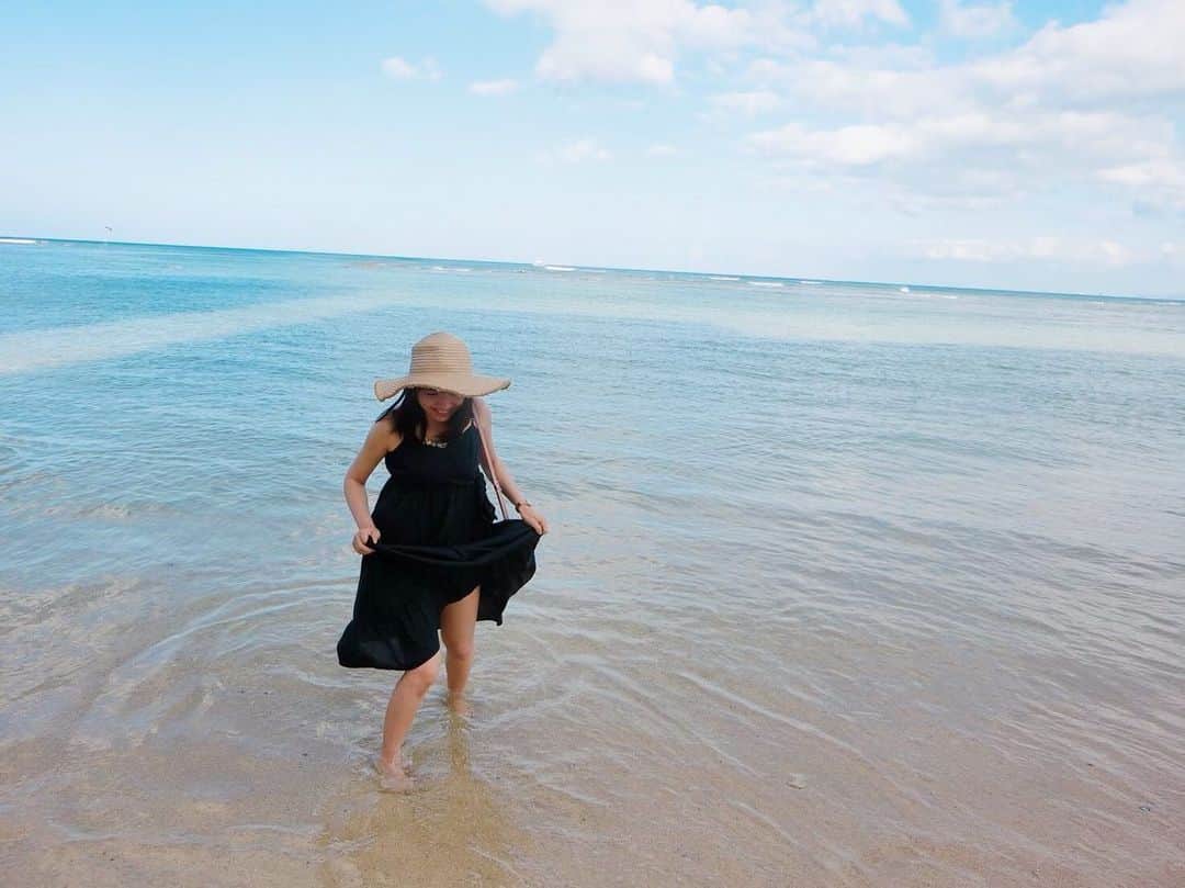 森遥香さんのインスタグラム写真 - (森遥香Instagram)「sea🏝 . 夏が来る 綺麗な海に行きたいですね✈︎ . . #思い出写真 #2年前女友達と行った #hawaii」5月30日 10時35分 - moriri_h