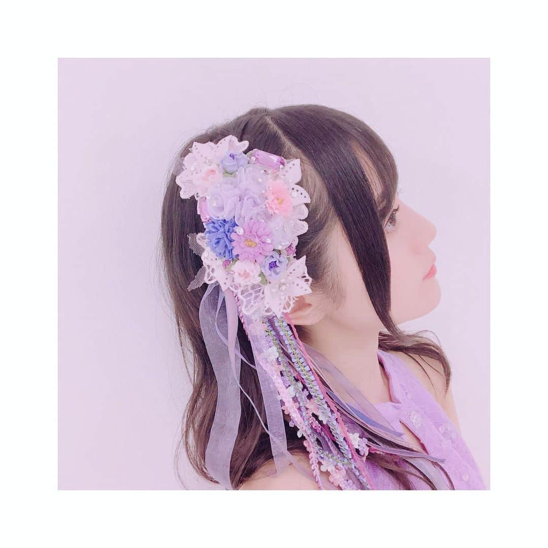 小倉唯さんのインスタグラム写真 - (小倉唯Instagram)「おはようございます☀  とっても素敵な髪飾り💐 なんと衣装さんの手作りです😌  #stepapple #髪飾り #ヘアアクセサリー  #手作り #ハンドメイド #handmade #手作りヘアアクセ #衣装」5月30日 10時48分 - yui_ogura_official