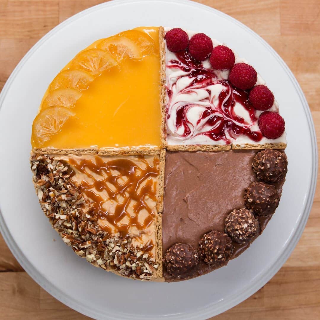 Tasty Japanさんのインスタグラム写真 - (Tasty JapanInstagram)「4つの味を楽しめる♪ミックスフレーバーチーズケーキ ㅤㅤㅤㅤㅤㅤㅤㅤㅤㅤㅤㅤㅤ 作ったら #tastyjapan をつけて投稿してくださいね！✨ ㅤㅤㅤㅤㅤㅤㅤㅤㅤㅤㅤㅤㅤ レシピはこちらをご覧ください♪ ㅤㅤㅤㅤㅤㅤㅤㅤㅤㅤㅤㅤㅤ ミックスフレーバーチーズケーキ 8人分 ㅤㅤㅤㅤㅤㅤㅤㅤㅤㅤㅤㅤㅤ 材料： ㅤㅤㅤㅤㅤㅤㅤㅤㅤㅤㅤㅤㅤ グラハムクラッカー（砕く） 20枚 グラハムクラッカー（半分に割る） 4枚 砂糖 大さじ2 溶かしバター（無塩） 150g ㅤㅤㅤㅤㅤㅤㅤㅤㅤㅤㅤㅤㅤ ■フィリング 粉ゼラチン 大さじ2 水 大さじ4 クリームチーズ 680g 砂糖 200g 生クリーム 720ml バニラエクストラクト 小さじ1/2 レモンカード 165g キャラメル（温めて溶かす）150g チョコレートヘーゼルナッツスプレッド 145g ラズベリージャム 大さじ1 ㅤㅤㅤㅤㅤㅤㅤㅤㅤㅤㅤㅤㅤ ■トッピング ラズベリー 8個 チョコレートヘーゼルナッツトリュフ 5個 ピーカンナッツ（刻む） 10個 レモンスライス（シロップ漬け） 5枚 ㅤㅤㅤㅤㅤㅤㅤㅤㅤㅤㅤㅤㅤ 作り方： ㅤㅤㅤㅤㅤㅤㅤㅤㅤㅤㅤㅤㅤ 1.ボウルに砕いたグラハムクラッカー、砂糖、溶かしバターを加えて馴染むまで混ぜる。 2.直径23cmのケーキ型の底に(1)を敷き詰め、ココット皿の裏でしっかり押さえる。 3.半分に割ったグラハムクラッカーを(2)に十字にさし込み、冷凍庫で10分冷やす。 4.ゼラチンと水を混ぜ合わせてよく溶かし、生地に入れる直前に600Wの電子レンジで15秒ほど加熱する。 5.ボウルにクリームチーズ、砂糖を加えて、ハンドミキサーでなめらかになるまで攪拌し、生クリーム540mlを加えてホイップ状になるまで攪拌する。 6.ゼラチン液を加えてさらに攪拌し、4等分に分ける。 7.1つ目のボウルに、生クリーム180ml、バニラエキストラクトを加えてよく混ぜる。 8.2つ目のボウルに、レモンカードを加えてよく混ぜる。 9.3つ目のボウルに温めたキャラメルを加えてよく混ぜる。 10.4つ目のボウルに、チョコレートヘーゼルナッツスプレッドを加えてよく混ぜる。 11.冷やしたケーキ型に4つの生地をそれぞれ流し入れ、表面を平らにならす。 12.バニラチーズケーキの上にラズベリージャムを所々乗せ、爪楊枝やナイフでマーブル状の模様を作ってラズベリーをトッピングする。 13.チョコレートヘーゼルナッツチーズケーキの上にトリュフをトッピングする。 14.キャラメルチーズケーキの上に刻んだペカンナッツを乗せ、スプーンでキャラメルを格子状にトッピングする。 15.レモンチーズケーキの上にレモンカードを乗せ、スプーンなどで平らにならし、スライスレモンをトッピングする。 16.冷蔵庫で4時間冷やし固めたら、完成！ ㅤㅤㅤㅤㅤㅤㅤㅤㅤㅤㅤㅤㅤ #料理 #手料理 #レシピ #料理動画 #クッキング #美味しい #デザート #スイーツ #おやつ #お菓子 #おうちカフェ #おうちスイーツ #TastyJapan #BuzzFeed #cooking #Tasty #Japan #homemade #cook #dessert #sweets #food #cheesecake #レシピ動画 #cake #チーズケーキ #ケーキ #グルメ #食べ物」5月30日 10時58分 - tastyjapan