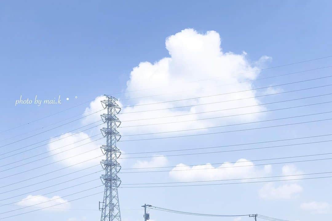 菊池真以さんのインスタグラム写真 - (菊池真以Instagram)「なついろ・° . ☺︎ ♪ そんな季節. . ☁️ . . 💓 . . . . . . #もくもく  #雲のある景色  #iPhone  #アイフォーンフォト #sky #summer  #art_of_japan #team_jp  #instagramjapan  #tokyocameraclub」5月30日 10時58分 - mai_sorairo