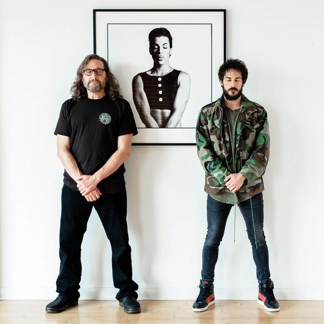 マイケル・トレヴィーノのインスタグラム：「Stopped by my buddy @jeffkatzphotography studio to check out his never before seen photographs of Prince. In 1985 Jeff became Prince’s primary, personal photographer and creative collaborator. Their successful and close twelve-year union celebrated the height of Prince’s global fame. The majority of these historic photographs created by Jeff & Prince have been locked in storage for over 3 decades! I told him about the time I took my family to see Prince at The Forum back in 2011. Still one of the greatest performances I have ever seen, there isn’t an instrument that man can’t play. I’ve worked with Jeff numerous times and he’s truly one of my favorite people to collaborate with. Excited for everyone to finally have a chance to own one of these iconic photos ranging from the eras of Under The Cherry Moon, Parade, Sign O’ The Times, Lovesexy, Batman, Graffiti Bridge & more.  Check out his website: WWW.PRINCEBYJEFFKATZ.COM」