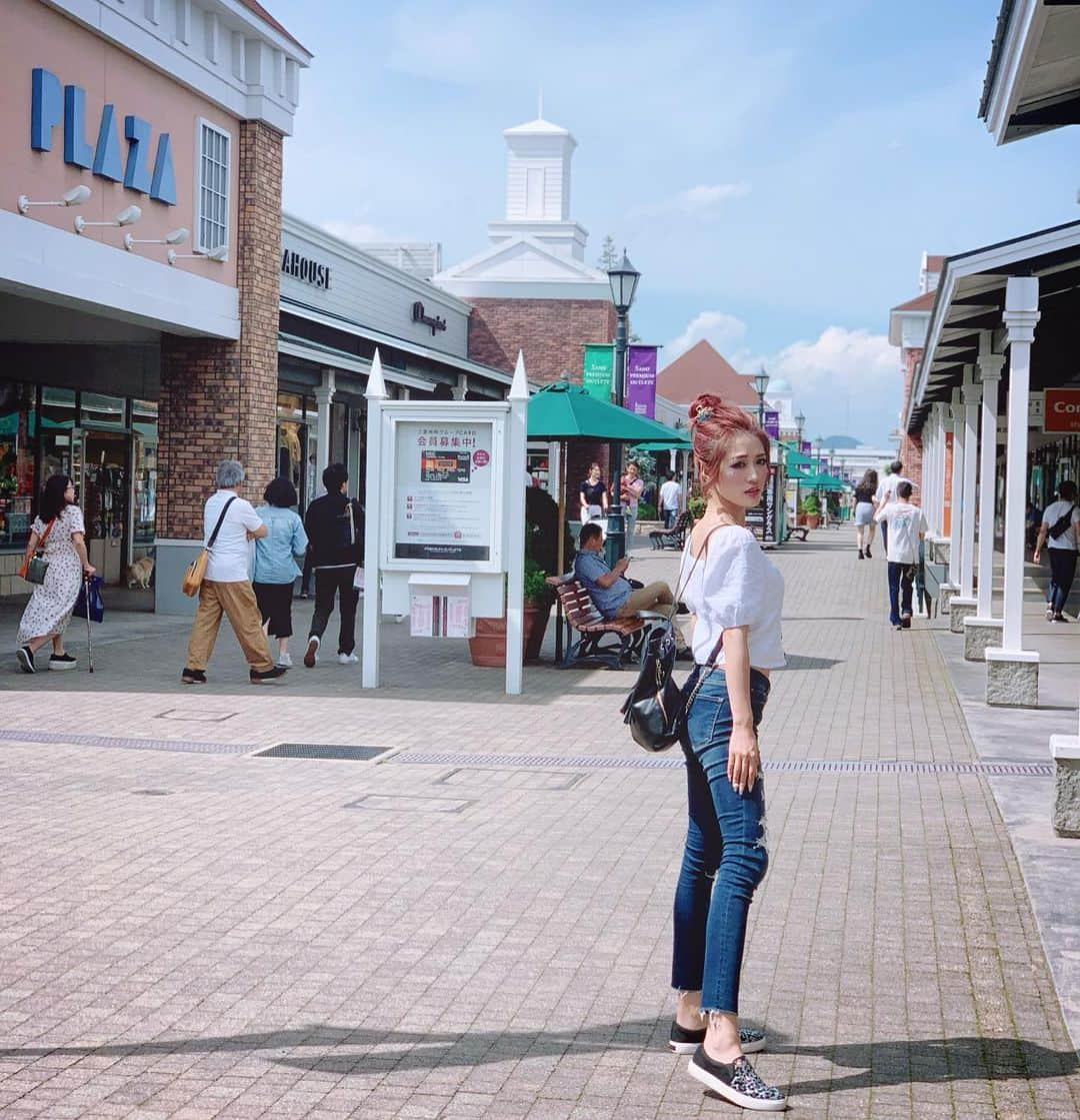 五月千和加さんのインスタグラム写真 - (五月千和加Instagram)「. Shopping day🛍 . #abercrombieandfitch #abercrombie #hairstyle #haircolor #redhair #shopping #outlet #佐野 #佐野アウトレット #佐野プレミアムアウトレット #アウトレット #aldo #栃木県 #買い物 #victoriassecret #backpack #旅行 #trip #travel #リュック」5月30日 11時47分 - satsuki_senwaka