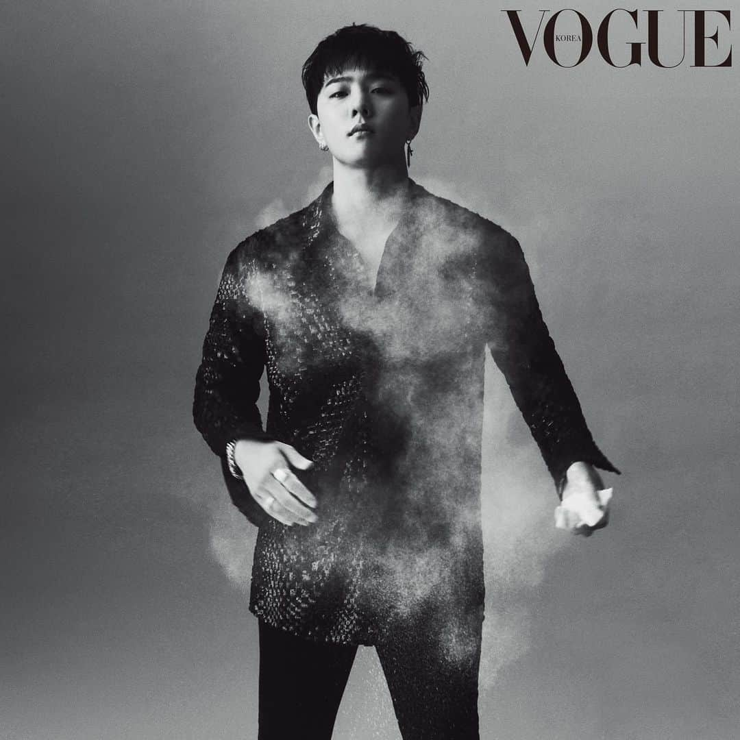 iKONさんのインスタグラム写真 - (iKONInstagram)「📷📸 . #iKON #아이콘 #VOGUE #VOGUEKOREA #보그코리아 #6월호 #YG @voguekorea」5月30日 11時48分 - withikonic