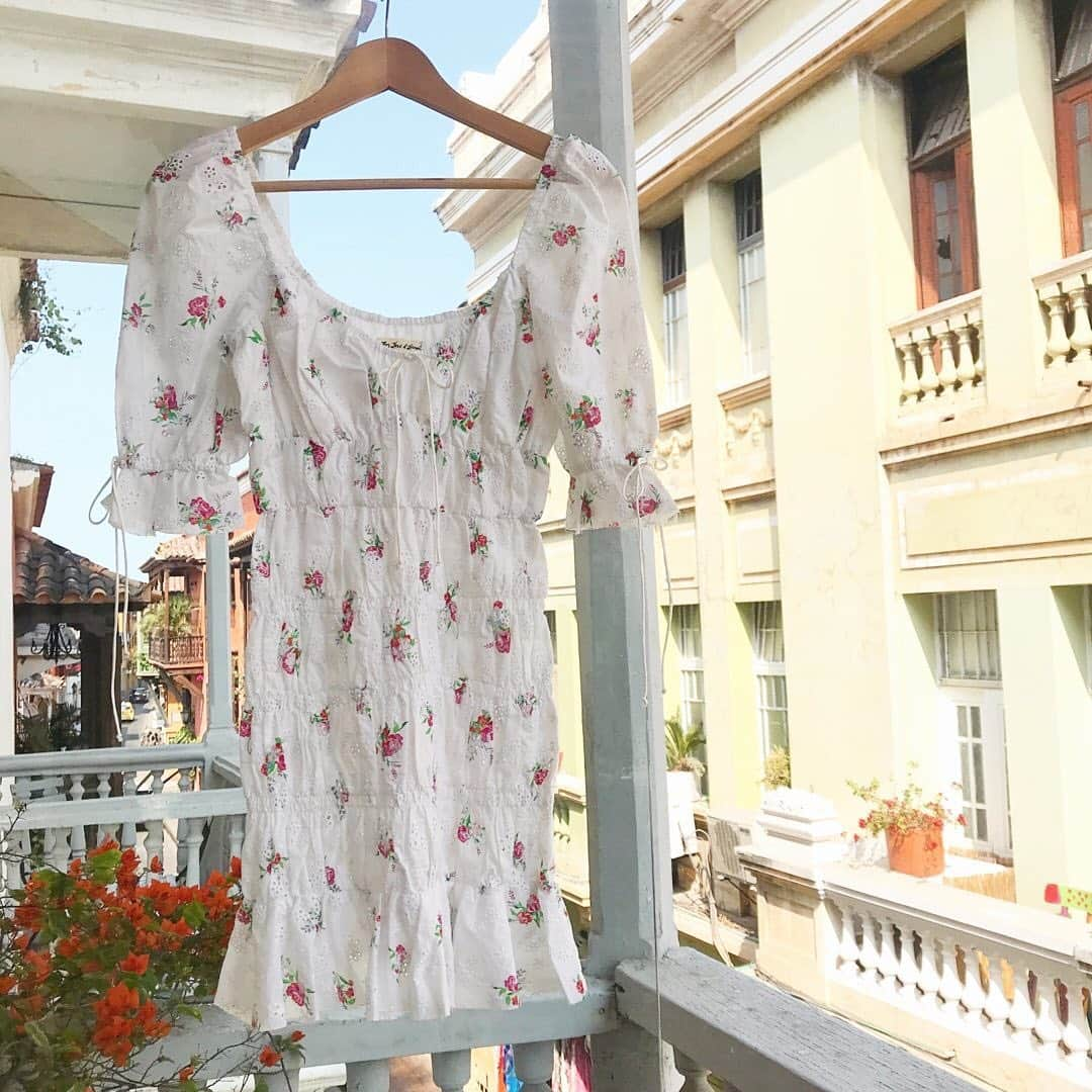 For Love & Lemonsさんのインスタグラム写真 - (For Love & LemonsInstagram)「"I'm not sweaty, I'm dewy." A light, breathable cotton piece is essential for those warmer moments on vacation | The Tarte Eyelet Smocked Dress #summer19」5月30日 12時04分 - forloveandlemons