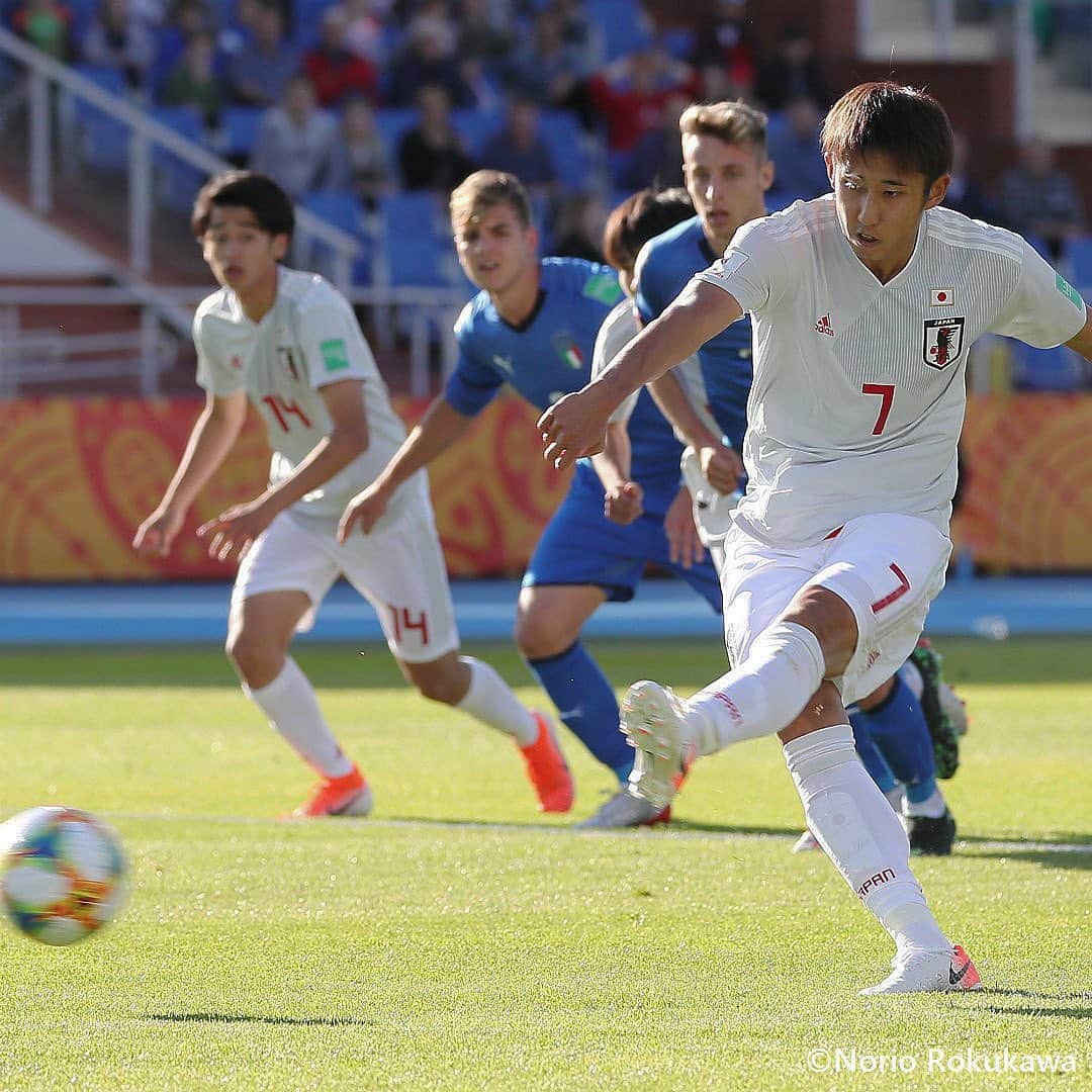 Goal Japanさんのインスタグラム写真 - (Goal JapanInstagram)「. ＼カテナチオ攻略ならず…／ 前半のPK失敗もありイタリアの堅い守備を崩せなかったものの、無敗でグループステージを2位突破🇯🇵 (Photo:Norio Rokukawa) . 🏆#U20ワールドカップ グループB 第3戦 🆚#イタリア代表 0-0 #日本代表 . #soccer #football #fifau20worldcup #u20worldcup #u20wc #jfa #daihyo #japan #italy #サッカー #フットボール #⚽」5月30日 12時09分 - goaljapan