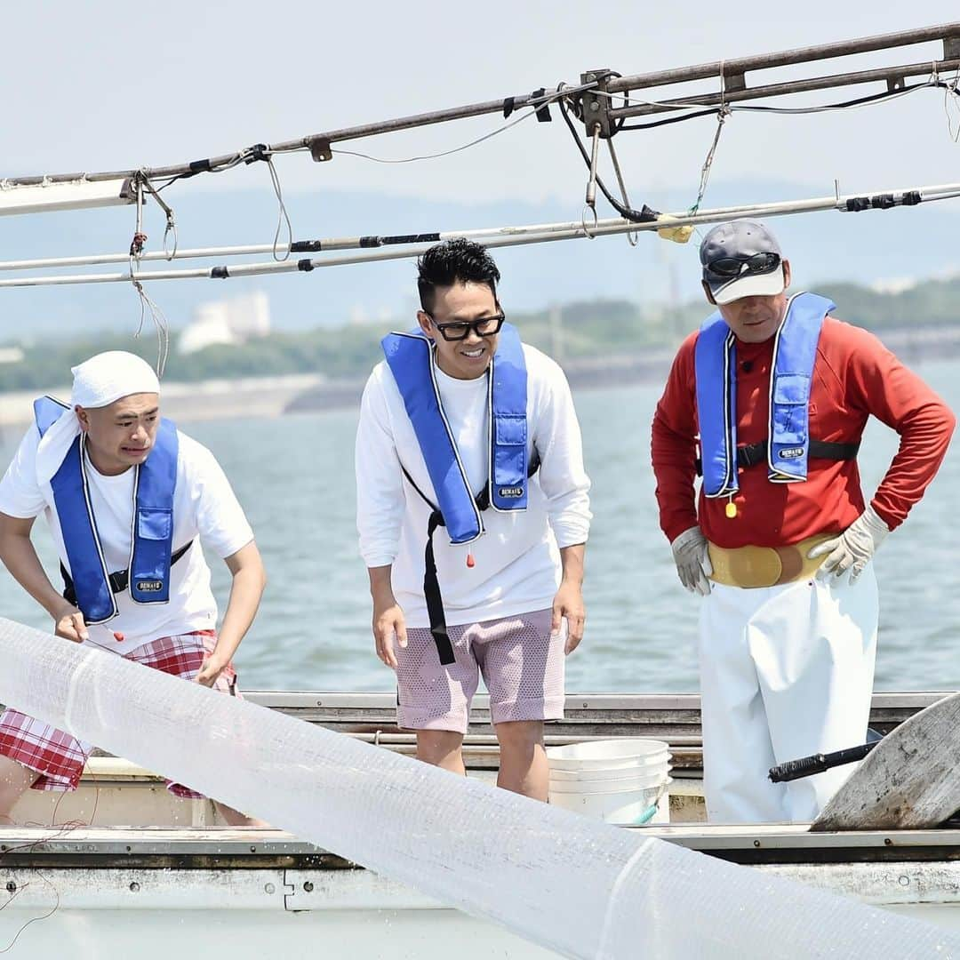 日本テレビ「満天☆青空レストラン」さんのインスタグラム写真 - (日本テレビ「満天☆青空レストラン」Instagram)「目指す食材は「コハダ」！ メガネをかけて準備万端のあばれる君！  果たして何匹獲れたでしょうか？  #満天青空レストラン #青空レストラン  #青空 #青レス #満天  #宮川大輔  #大ちゃん  #うまい  #日テレ  #日本テレビ  #佐賀県#太良町 #コハダ #夏 #ロケ  #あばれる君 #漁#投網  #海」5月30日 12時10分 - aozora_official