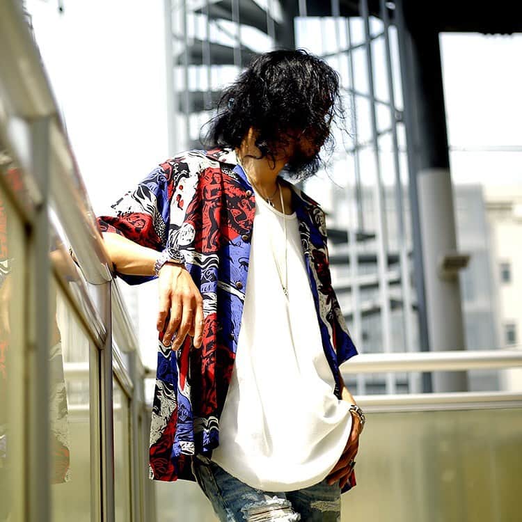 ARKnetsさんのインスタグラム写真 - (ARKnetsInstagram)「《GOLD 2019SS COLLECTION》 . 1950年代、ハワイの「ジョン・メイグス」というテキスタイルデザイナー（画家）が、フランスの画家「ポール・ゴーギャン」の有名な版画作品の一部をコラージュ（いくつか組み合わせた）した柄。 . ■RAYON S/S ALOHA SHIRT "GAUGUIN WOODCUT"/¥24,840 @wiseark . ■商品や通信販売に関しまして、 ご不明な点がございましたらお気軽にお問い合わせください。 . #arknets #栃木 #宇都宮 #群馬 #高崎 #埼玉 #越谷 #styling #スタイリング #fashion #ファッション #gold #ゴールド #東洋 #東洋エンタープライズ」5月30日 12時25分 - arknets_official