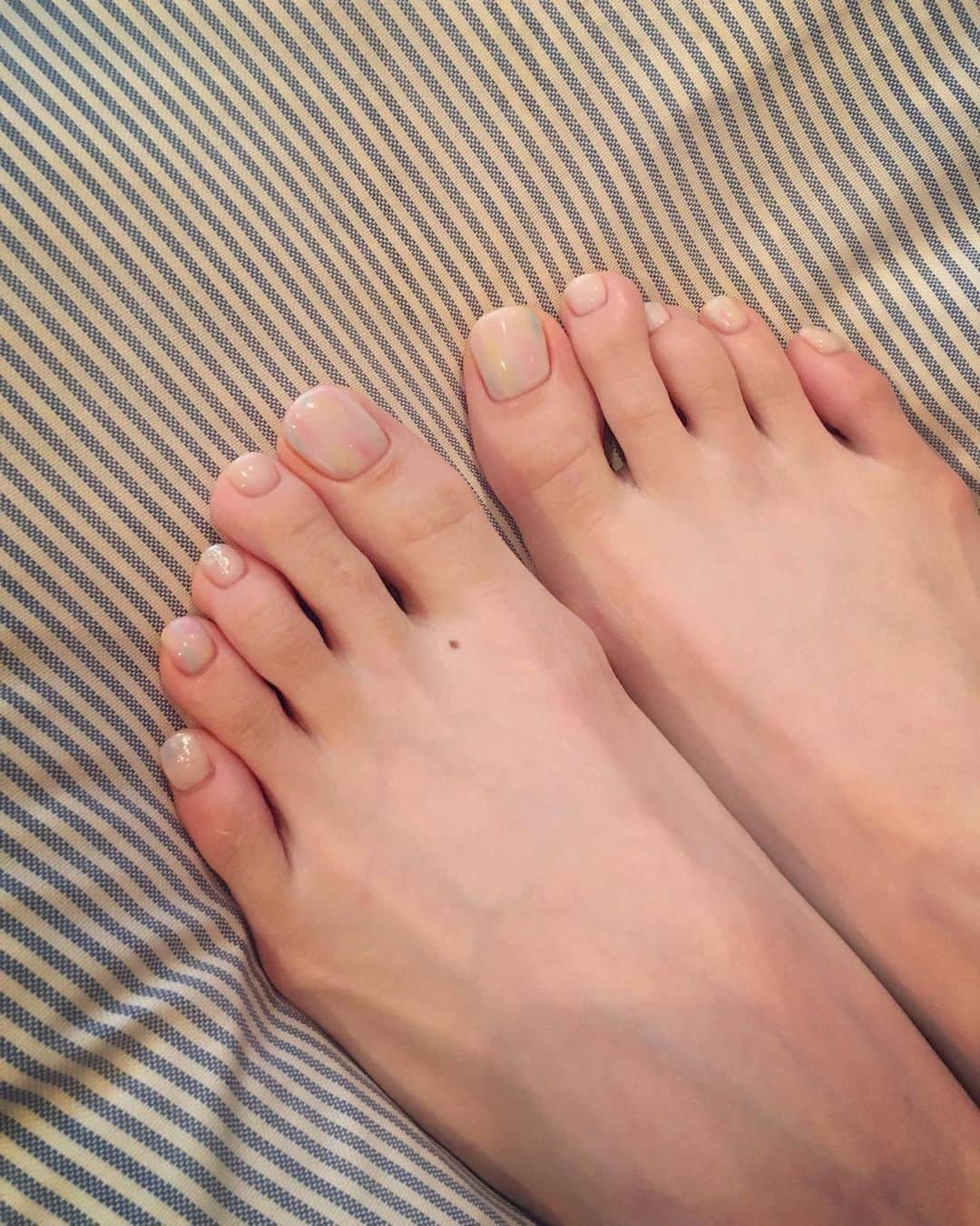 森なな子さんのインスタグラム写真 - (森なな子Instagram)「😚🎶 #mynew #nail #footnail」5月30日 12時53分 - nanako.m1988